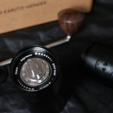Hario - Kabuto Czarny - Młynek do kawy - obrazek 4