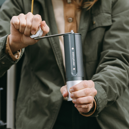 AeroPress - Młynek ręczny szary - obrazek 6